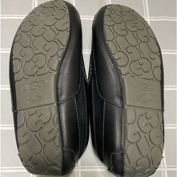 UGG Men’s Black Suede Ascot Slippers Loafers Grey Wool, Rubber Sole Size 9 main image 4